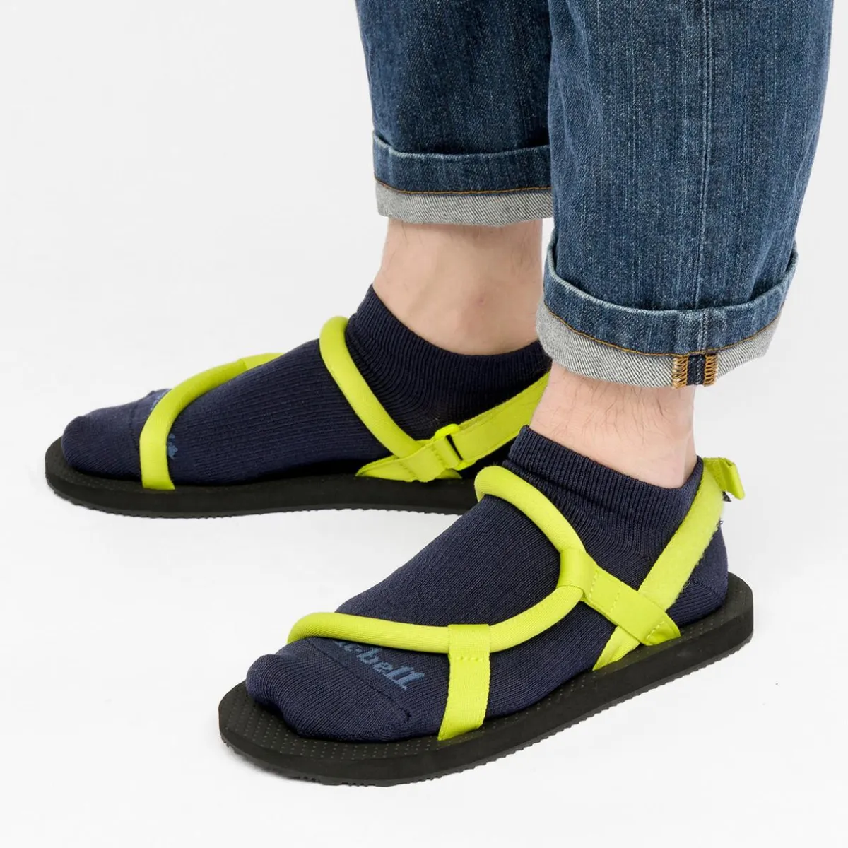 Women Lizard Lock-On Sandals